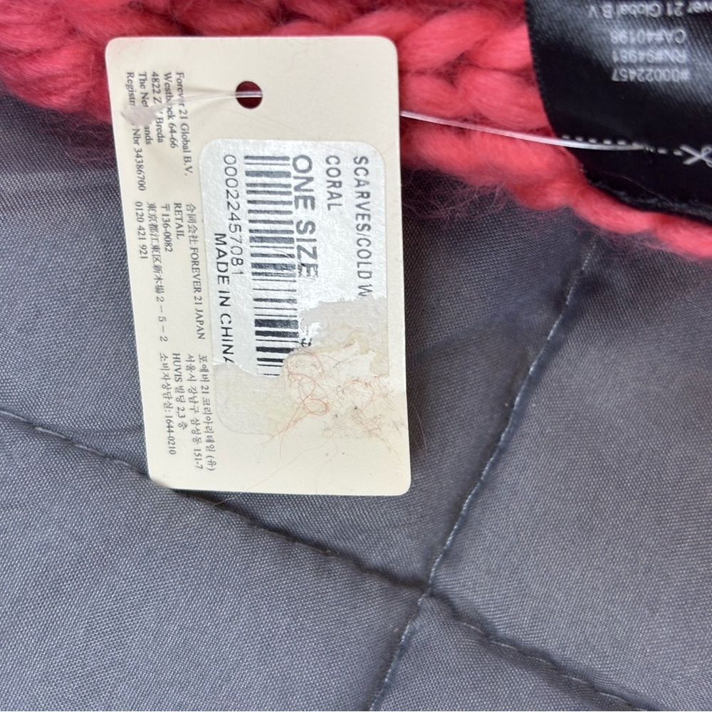 Forever 21 Coral Knit Scarf – One Size - Picture 3 of 3